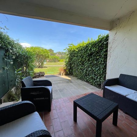Appartement 2 Pieces En Rez De Jardin Avec Parking Et Piscine Villeneuve-Loubet Luaran gambar